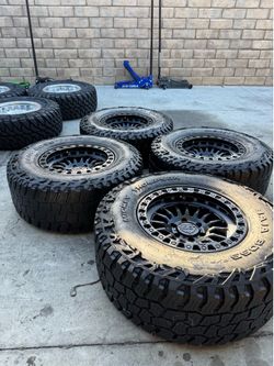 New rims 17x9 6 lugs 6x135 for any For F 150 Used tires 35x12.50r17 Mikey Thomson 75% life