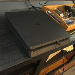 PS4 1Tb And 11 Games 