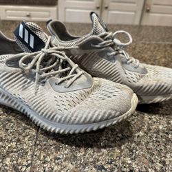 Men’s Adidas 10 1/2 Shoes