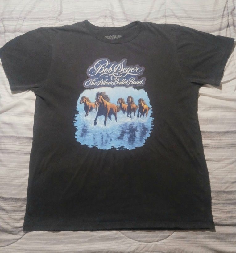 Really Nice And Rare Hard To Find Bob Seger 1980 Touring Against The Wind Original Concert T- Shirt X- Large Size.. Excellent Condition ...