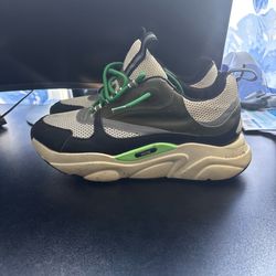 Dior b22’s