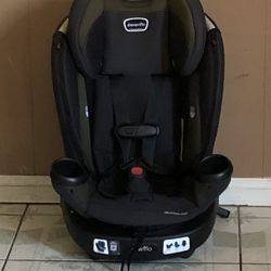 PRACTICALLY NEW EVENFLO REVOLVE 360 EXTENDED ROTATIONS CAR SEAT!!!!
