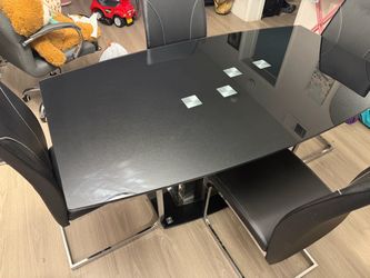Black Glass Dining Table – Like New