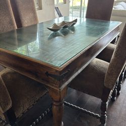Gorgeous Dining Table 