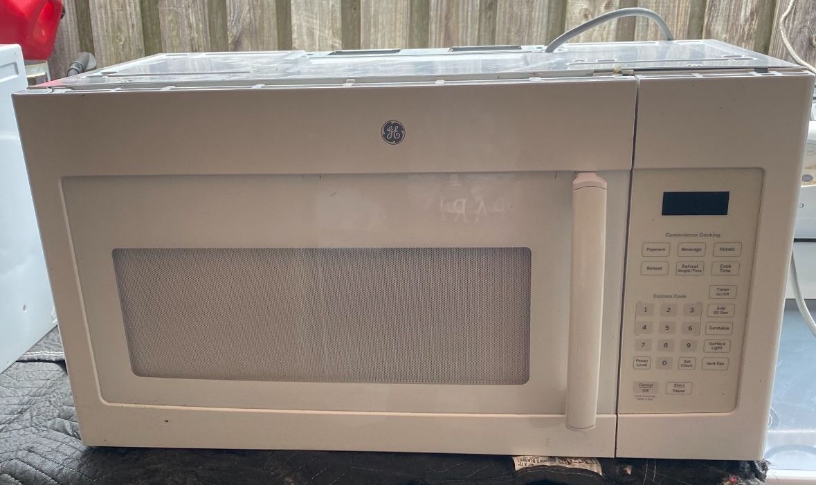 General Electric Microwave In Good Condition