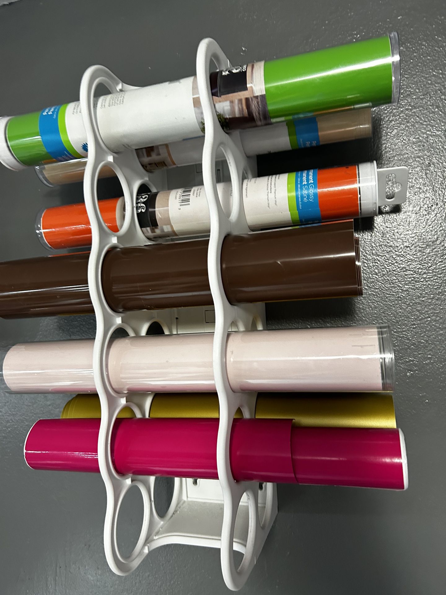 Artvin Vinyl Holder And Vinyl Rolls Included For Great Price