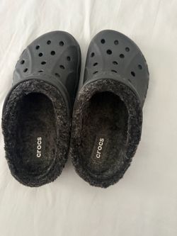 Crocs Lined Clogs Black Faux Fur size 2-4 J