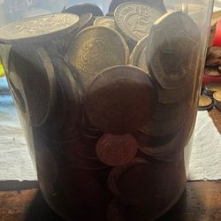 More Then  600 Hundred  MEXICAN COINS  IN GOOD  CONDITION ! 5 Dollar A Peace  Or Buy One Get  Next One HALF OF Price .