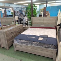 😍 Queen Bedroom Set 