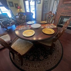 Exquisite Round Cherry Wood Table 4-6 Chairs