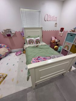 Pottery barn twin bed with trundle