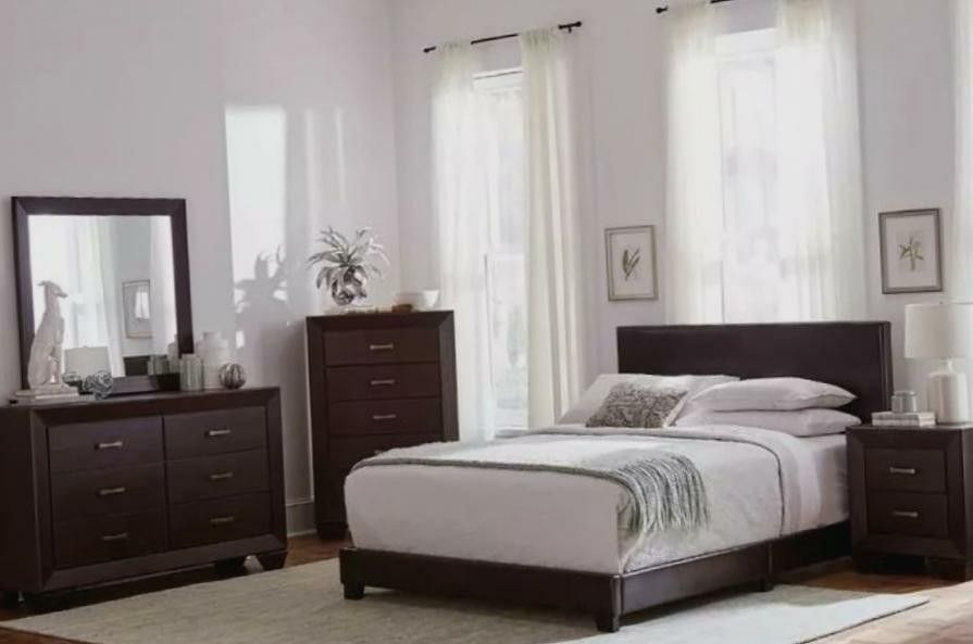 Dorian 4Pc Queen Bed Set