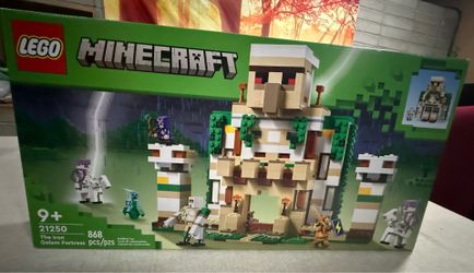 Lego Minecraft Set 868 Pieces
