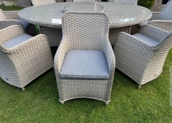Beautiful 9-Piece Rattan Outdoor Dining