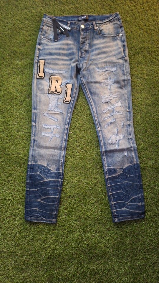 BRAND NEW* size 34 | Blue Puff Out Or it Amirir Jeans