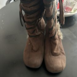 Brown Groove Wedge Heel Boots