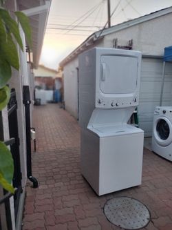 Stackable washer gas dryer
