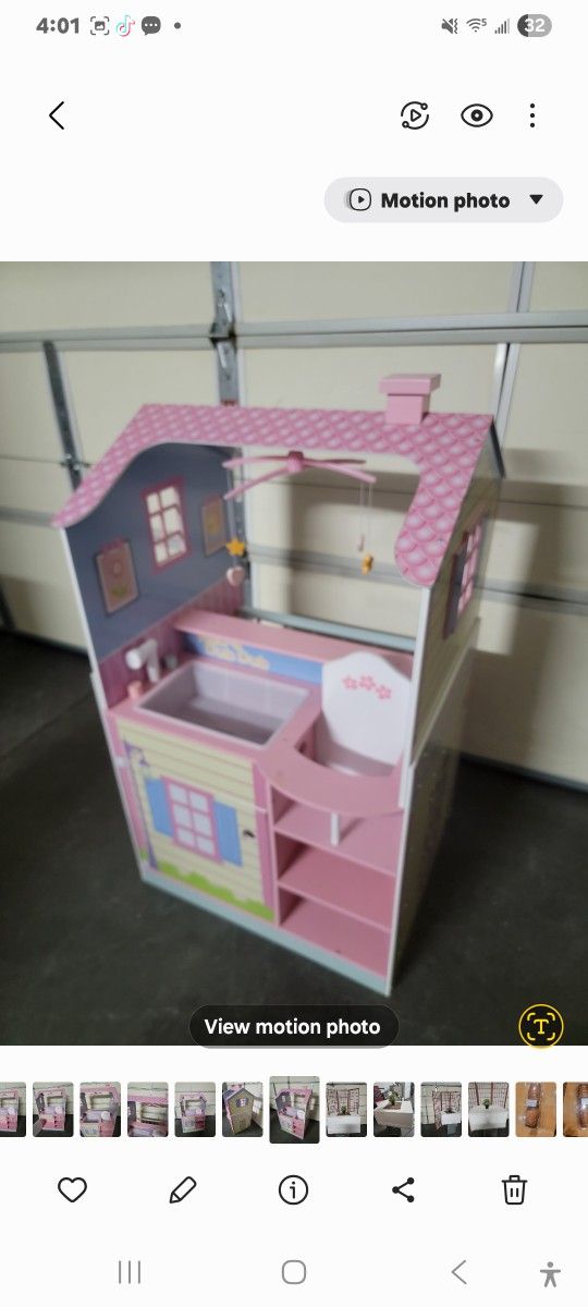 Kids House 3 Feet Tall Great Condition