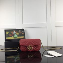 Gucci purse 