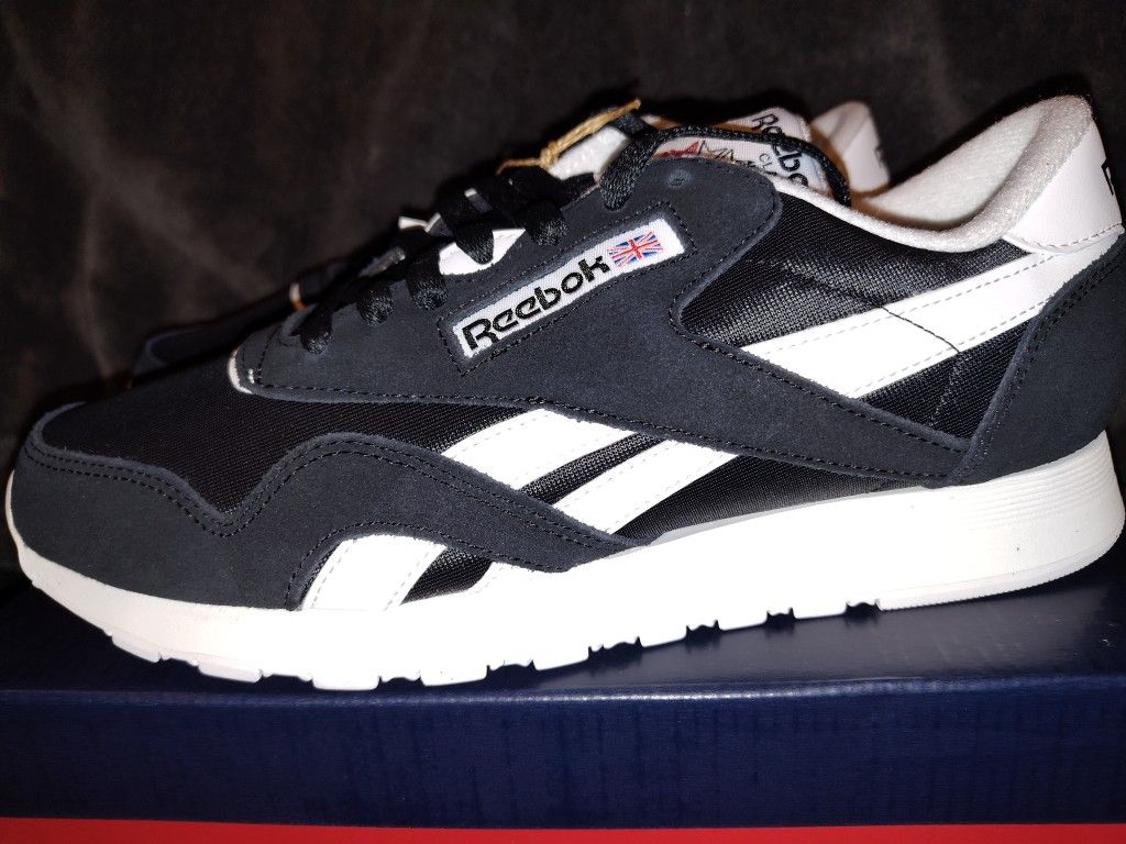 2 Pairs- Reebok Classic - (Old School)