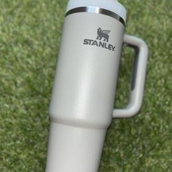 Stanley 30 Oz Quencher (flint)