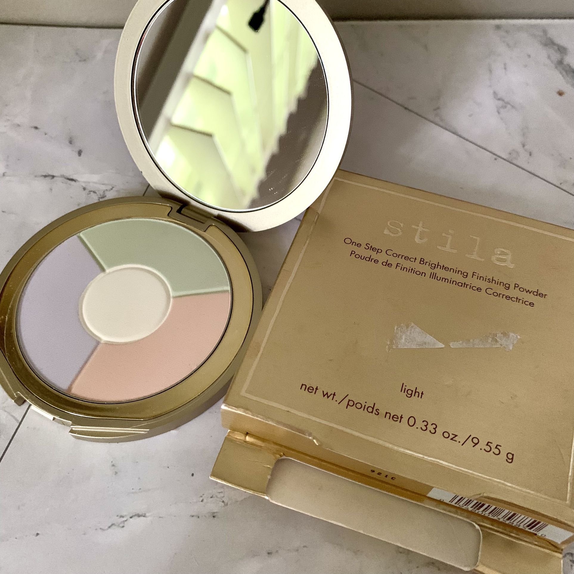 New Stila One Step Correct Brightening Finishing Powder Light 0.33 oz