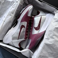 Kobe 5 Protro Lower Merion aces 