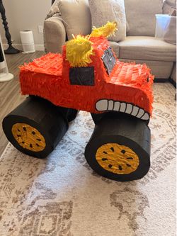Monster truck piñata