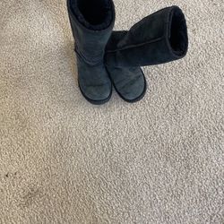 Uggs black kids size 12