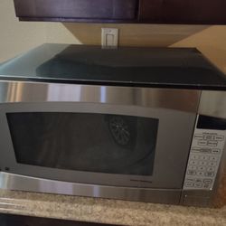 G E Brand New Microwave 1200 Watts $100 Cash Only