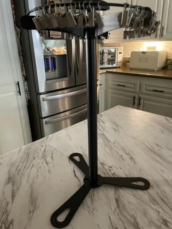 Clip And Spin Storage Display Rack