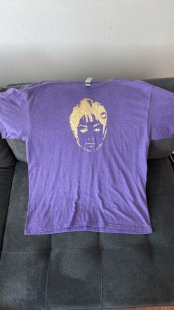 Divine dawn davenport men’s Size L tee shirt