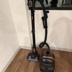 Shark Vacuum 