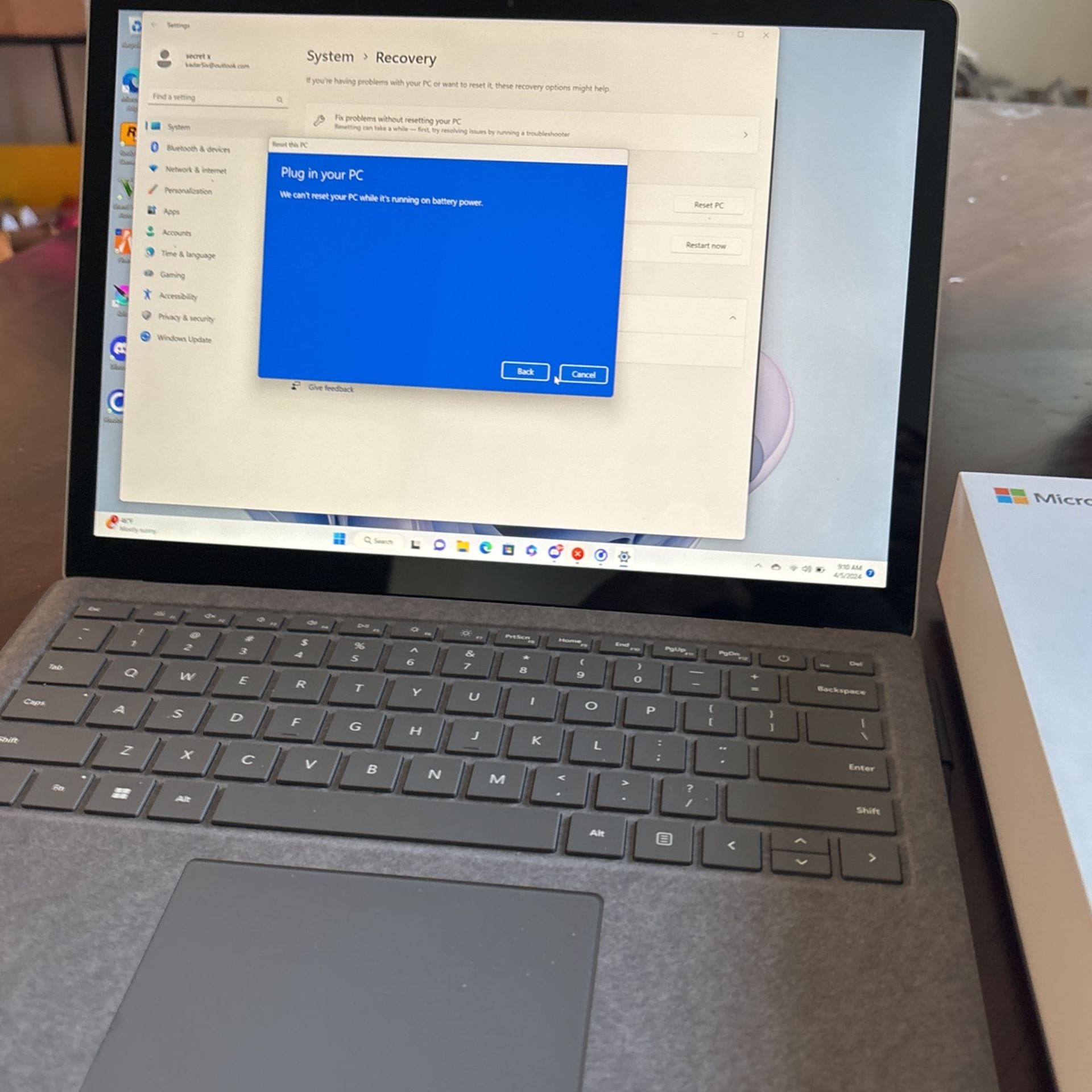 Microsoft Surface Laptop