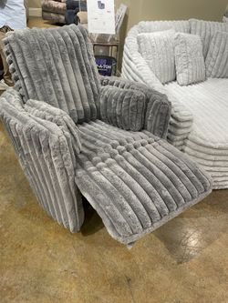 Cordoba Pewter Swivel Manual Recliner 
