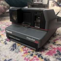 80’s Polaroid Impulse AF (UNTESTED)