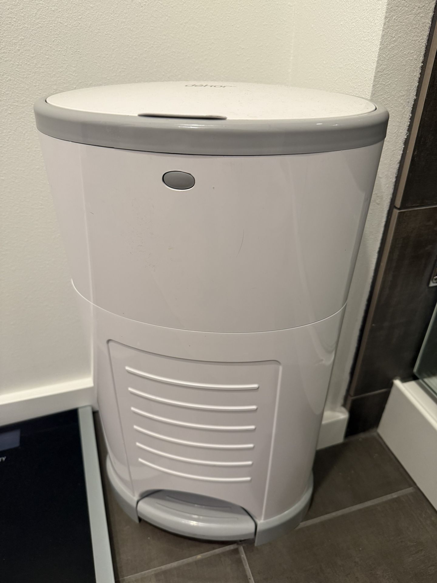 Dekor diaper pail
