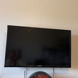 SAMSUNG 32 Inch Smart TV 