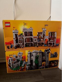 Lego Lions Knight Castle