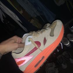 Nikes Size 9 Air Max