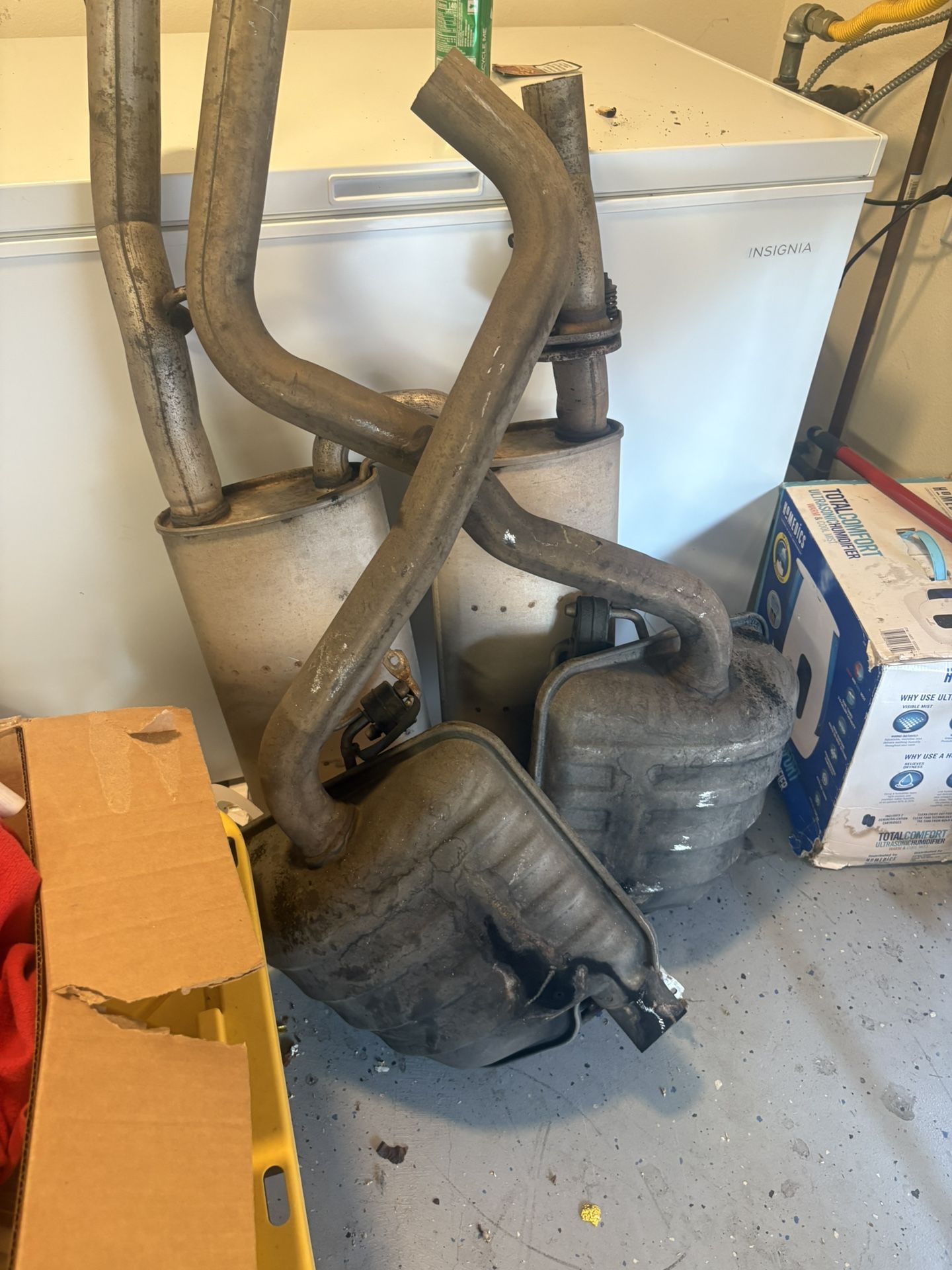 2013 chrysler 300c resonator and mid muffler pipes