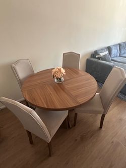 Round Dining Table w/ 4 Upholstered Chairs – Must Go ASAP