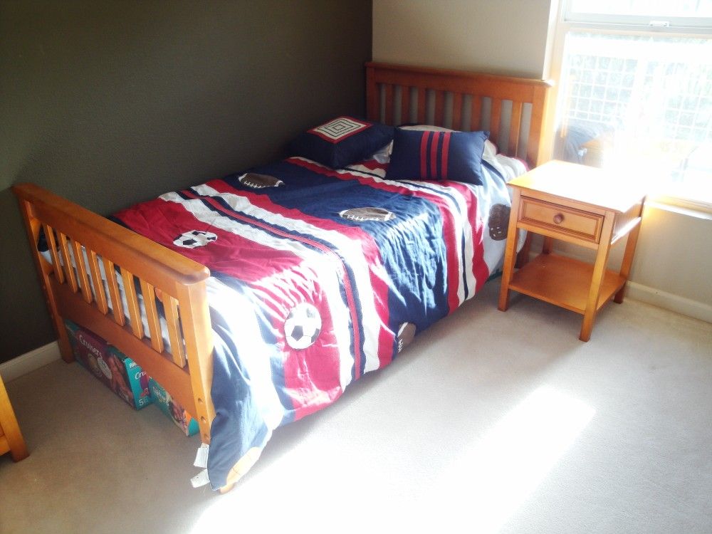 Twin Bedroom Set From Bolton's Furniture
