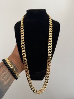 Thick Gold Cuban Link Chain Necklace
