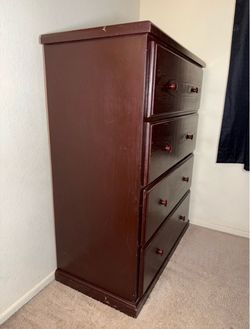Brown dresser 4 drawers