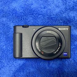 Sony Alpha ZV-1 UHD Mirrorless Camera CyberShot 20.1 Megapixel MP Compact Digital Vlog Cam Lightweight Photo Photography 4K Bluetooth Hobby Outdoors