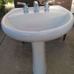 Pedestal Sink With Faucet