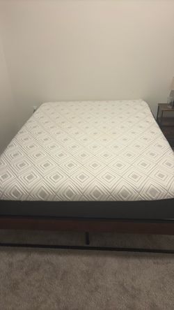 10 inch Sealy Posture like NEW mattress queen size plus frame