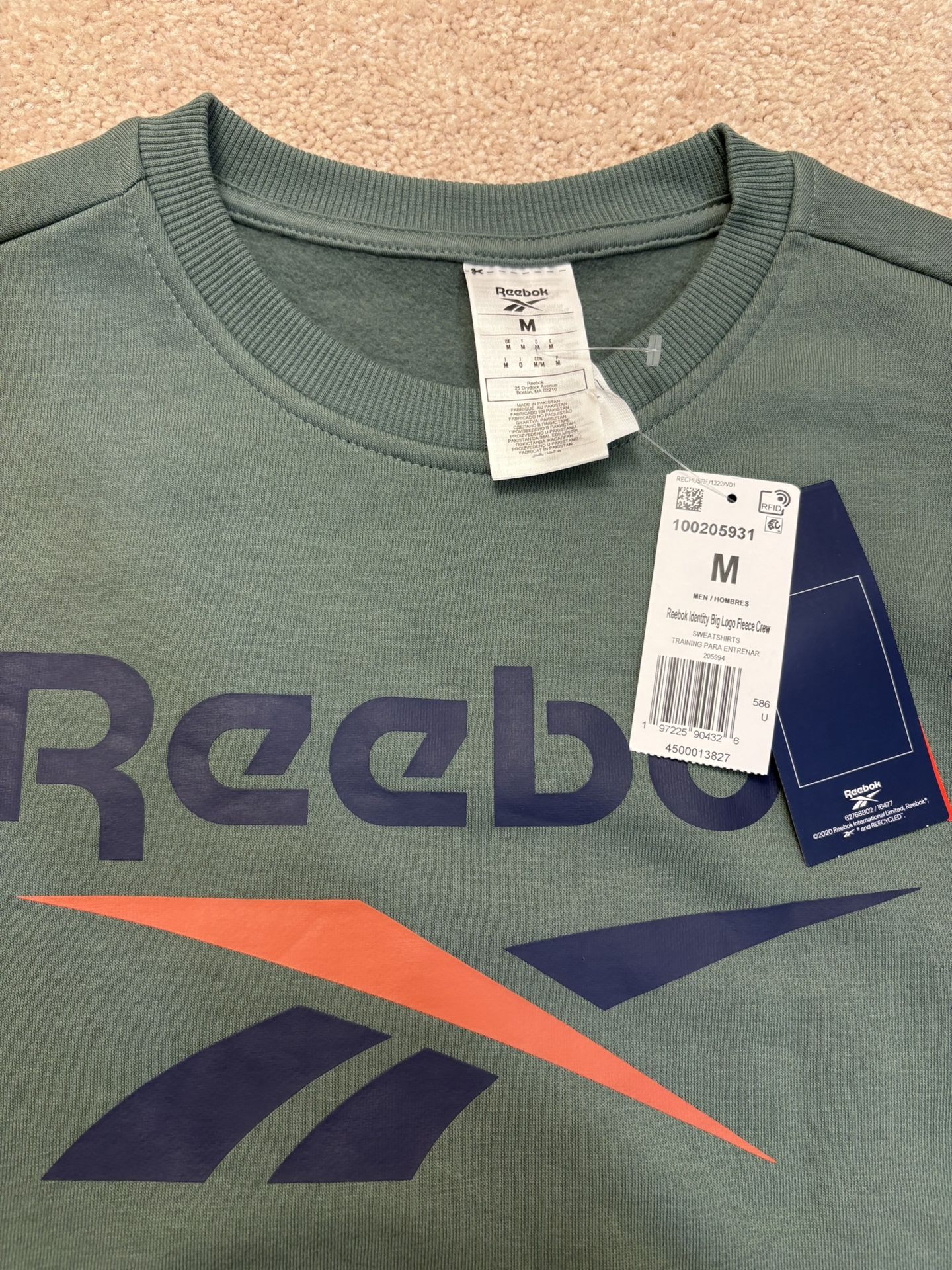 New Men’s Medium Reebok Sweatshirt