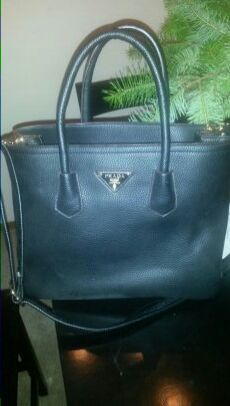 Black purse / crossbody bag
